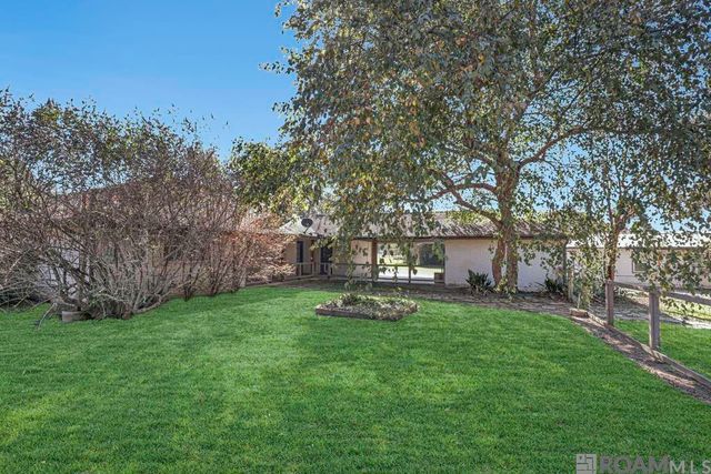 23123 Sunnyside Ln, Zachary, LA 70791