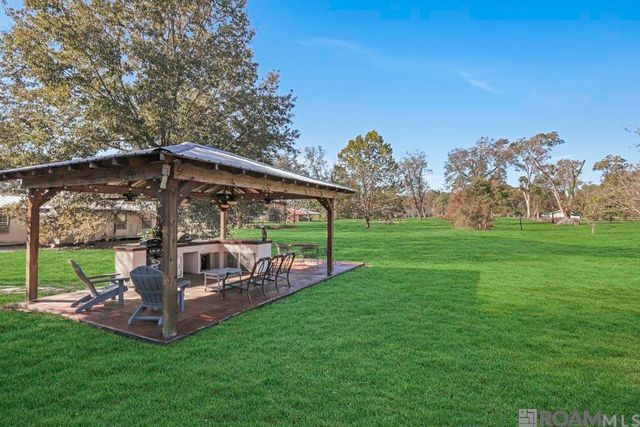 23123 Sunnyside Ln, Zachary, LA 70791