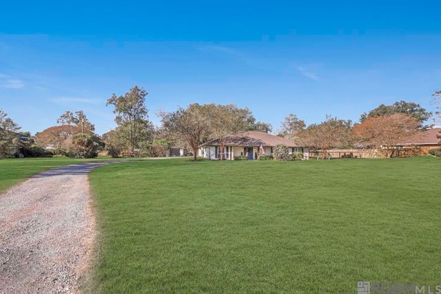 23123 Sunnyside Ln, Zachary, LA 70791