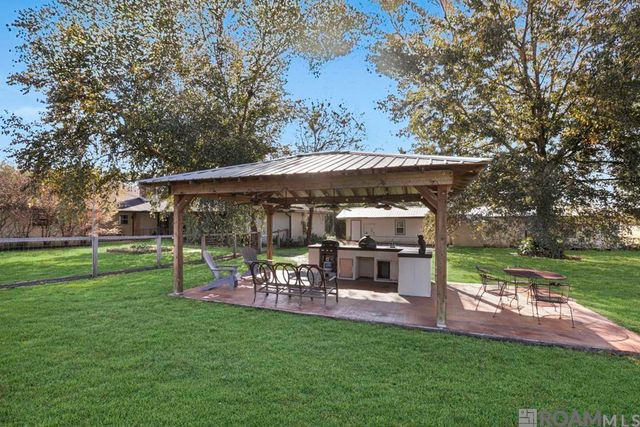 23123 Sunnyside Ln, Zachary, LA 70791