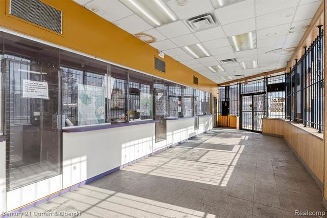 16300 W 7 Mile Road, Detroit, MI 48235