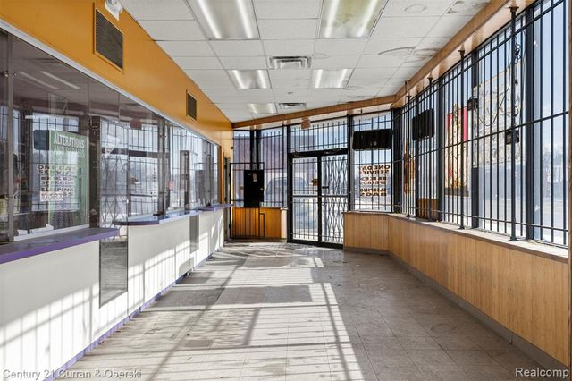 16300 W 7 Mile Road, Detroit, MI 48235