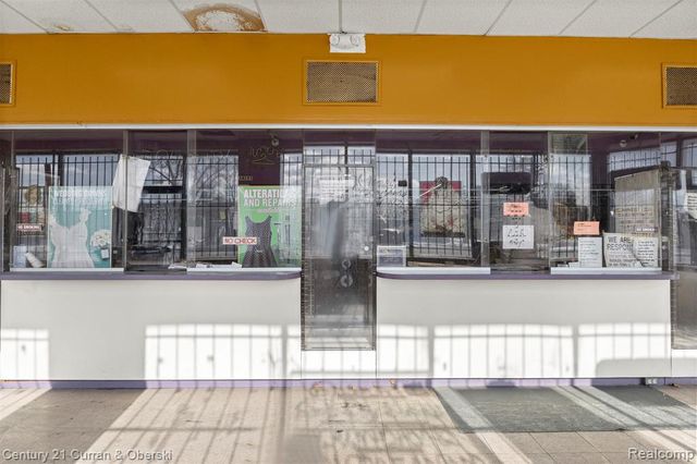 16300 W 7 Mile Road, Detroit, MI 48235