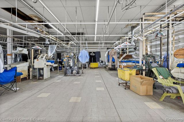 16300 W 7 Mile Road, Detroit, MI 48235