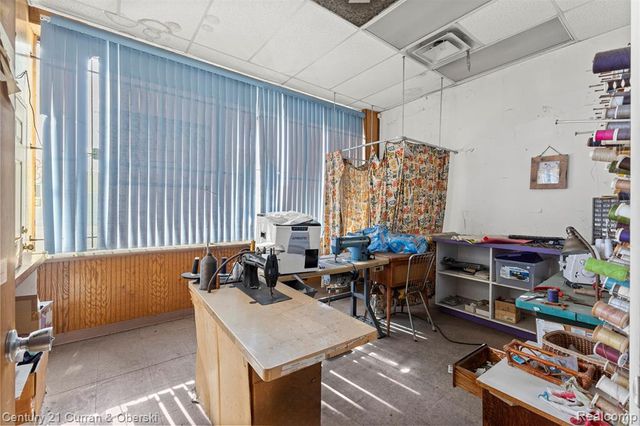 16300 W 7 Mile Road, Detroit, MI 48235