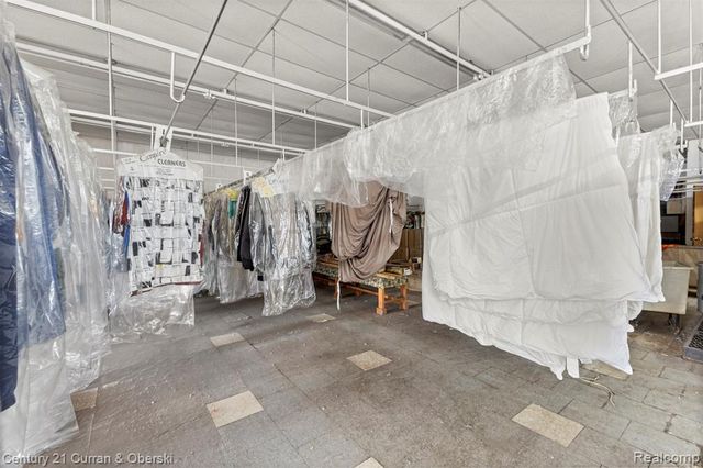 16300 W 7 Mile Road, Detroit, MI 48235