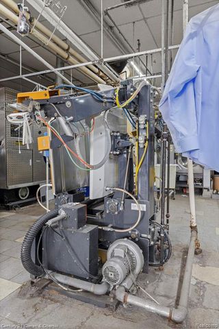 16300 W 7 Mile Road, Detroit, MI 48235