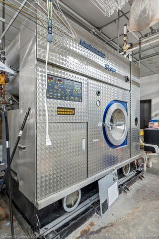 16300 W 7 Mile Road, Detroit, MI 48235