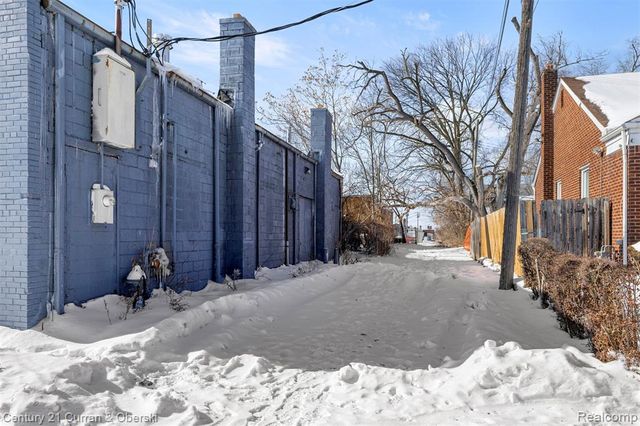 16300 W 7 Mile Road, Detroit, MI 48235