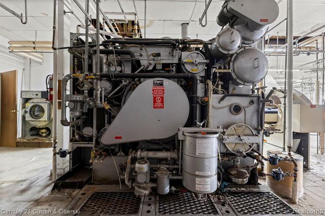 16300 W 7 Mile Road, Detroit, MI 48235