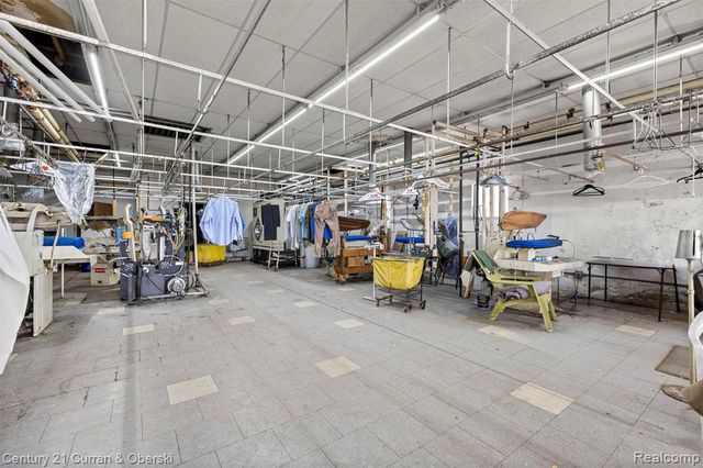 16300 W 7 Mile Road, Detroit, MI 48235