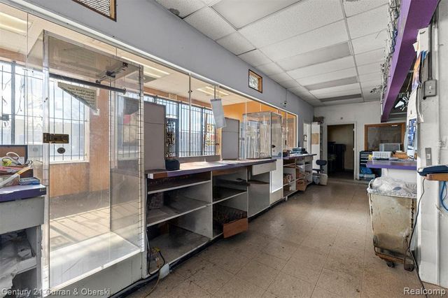 16300 W 7 Mile Road, Detroit, MI 48235