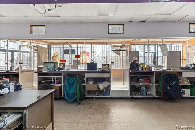 16300 W 7 Mile Road, Detroit, MI 48235