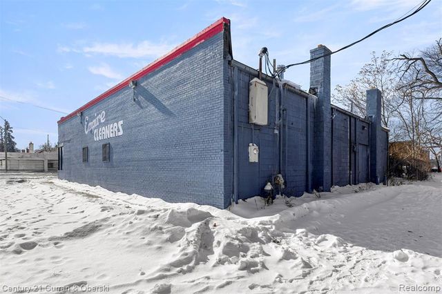 16300 W 7 Mile Road, Detroit, MI 48235