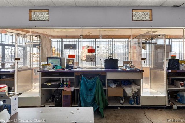 16300 W 7 Mile Road, Detroit, MI 48235