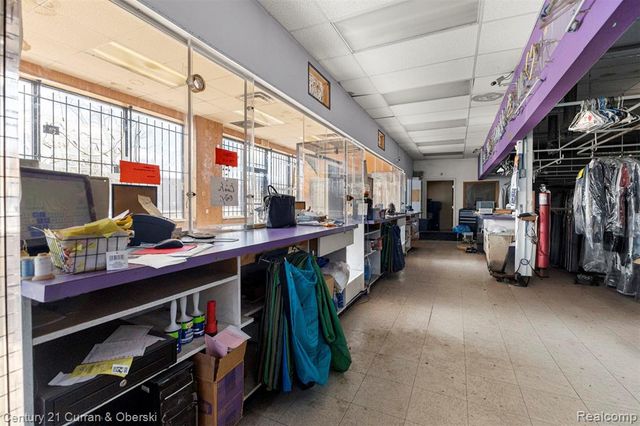 16300 W 7 Mile Road, Detroit, MI 48235