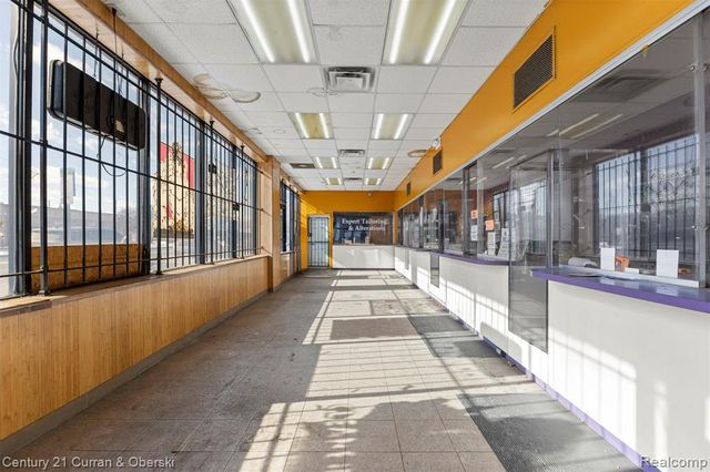 16300 W 7 Mile Road, Detroit, MI 48235