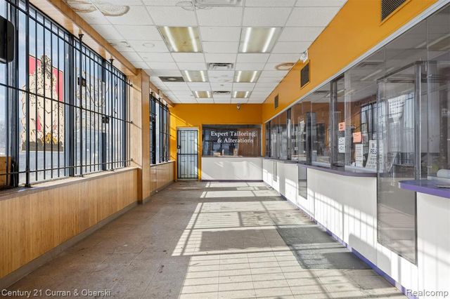 16300 W 7 Mile Road, Detroit, MI 48235