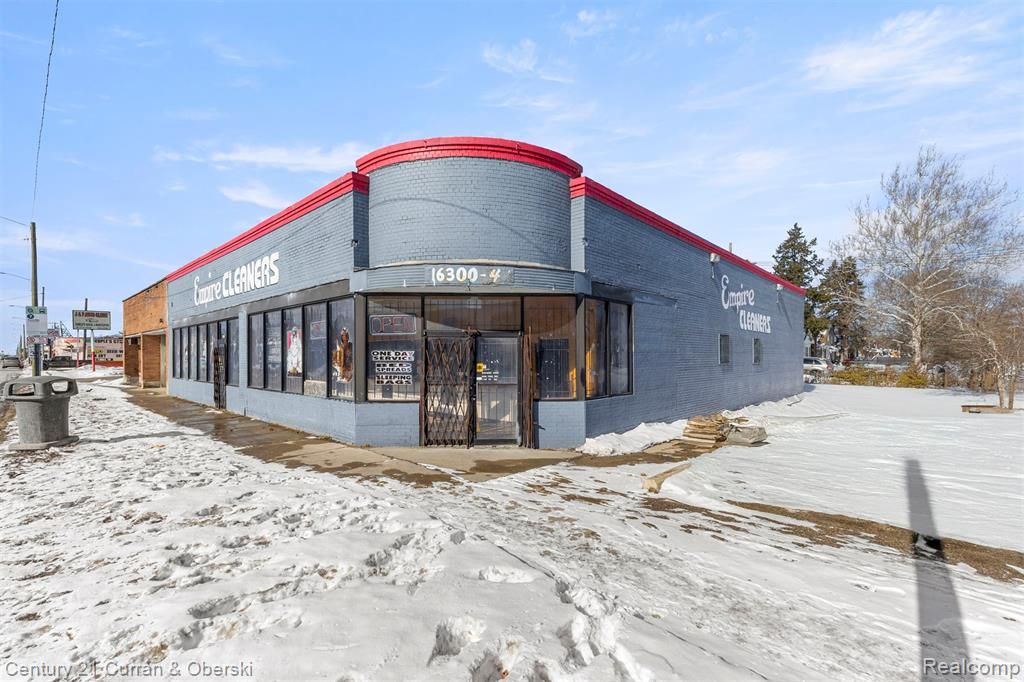 16300 W 7 Mile Road, Detroit, MI 48235