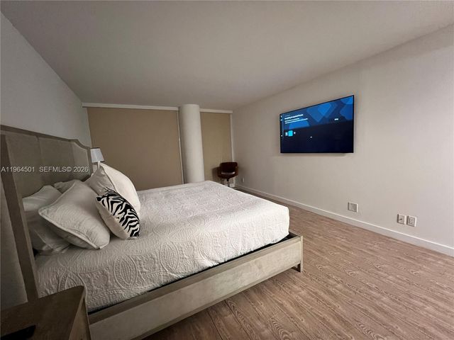 1717 N Bayshore Dr A-1057, Miami, FL 33132