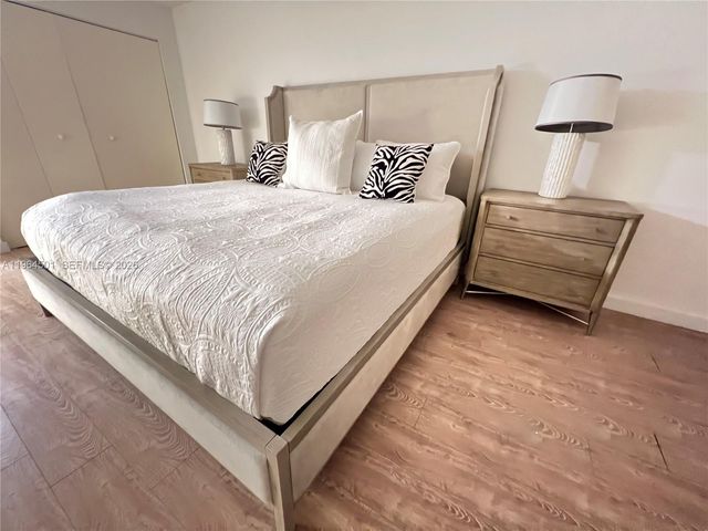 1717 N Bayshore Dr A-1057, Miami, FL 33132