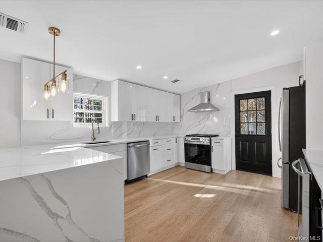 176 Old State Route 28, Glenford, NY 12433