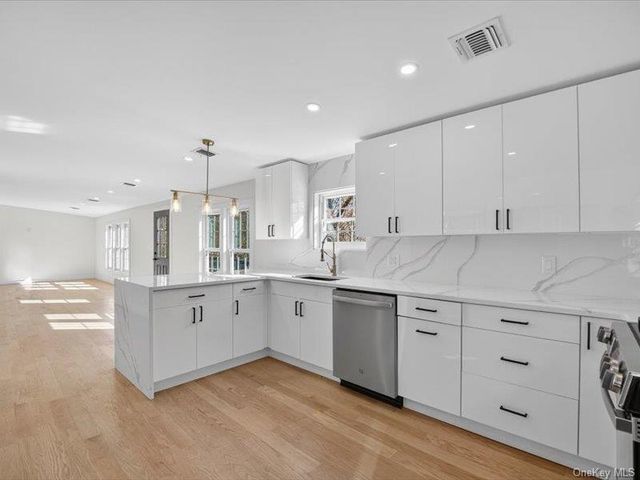 176 Old State Route 28, Glenford, NY 12433