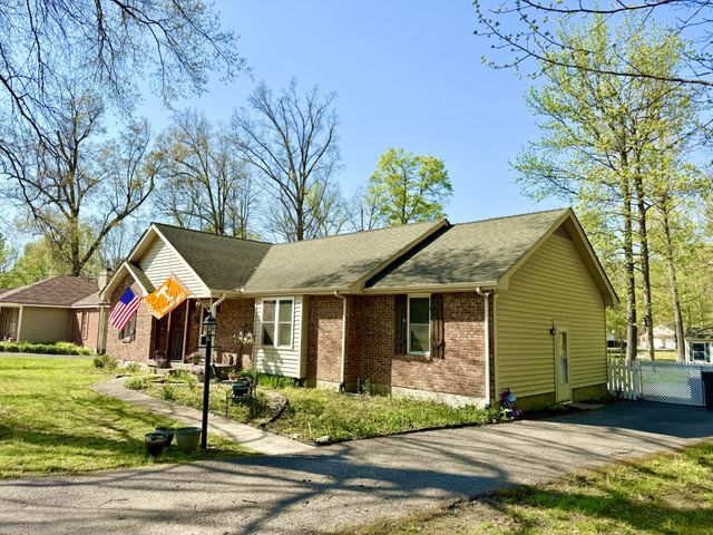 402 Rolling Acres Dr, White House, TN 37188