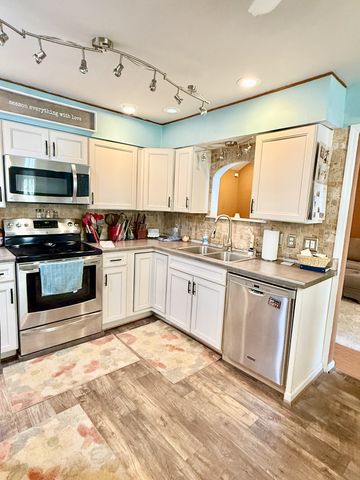 402 Rolling Acres Dr, White House, TN 37188
