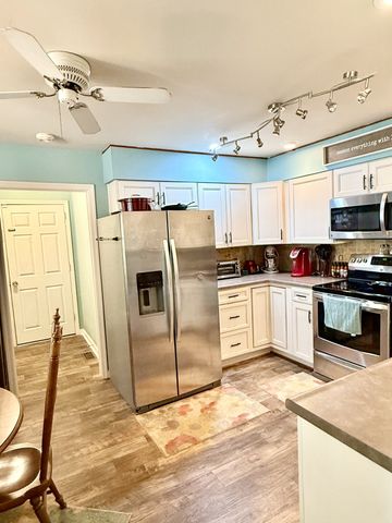 402 Rolling Acres Dr, White House, TN 37188