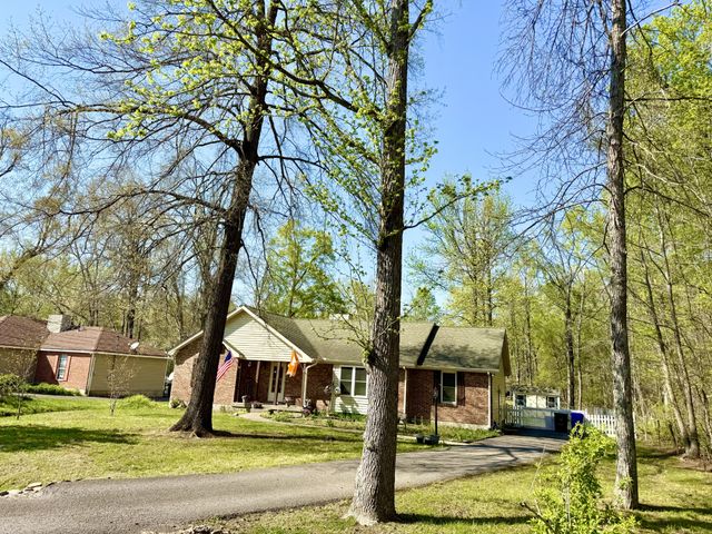 402 Rolling Acres Dr, White House, TN 37188