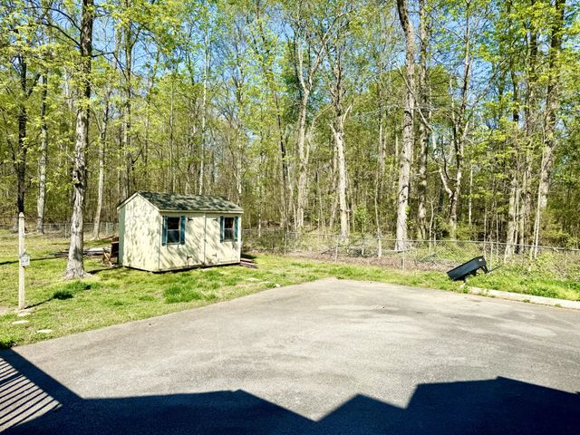 402 Rolling Acres Dr, White House, TN 37188