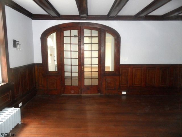 135 S Munn Ave, East Orange City, NJ 07018