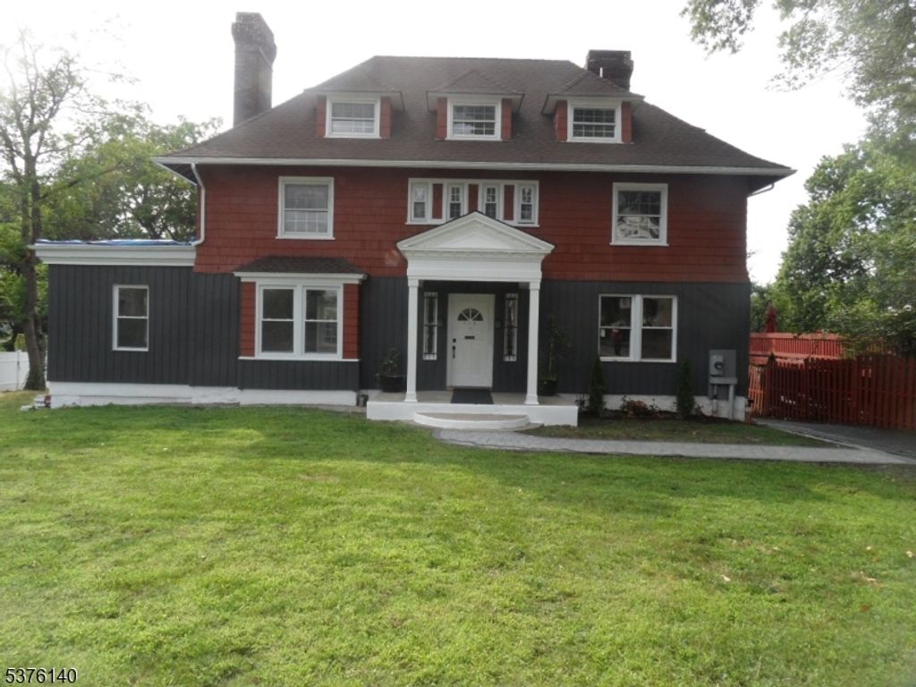 135 S Munn Ave, East Orange City, NJ 07018