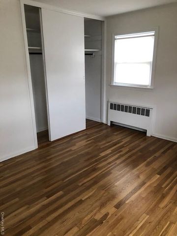 4005 Worthmor Drive, Seaford, NY 11783