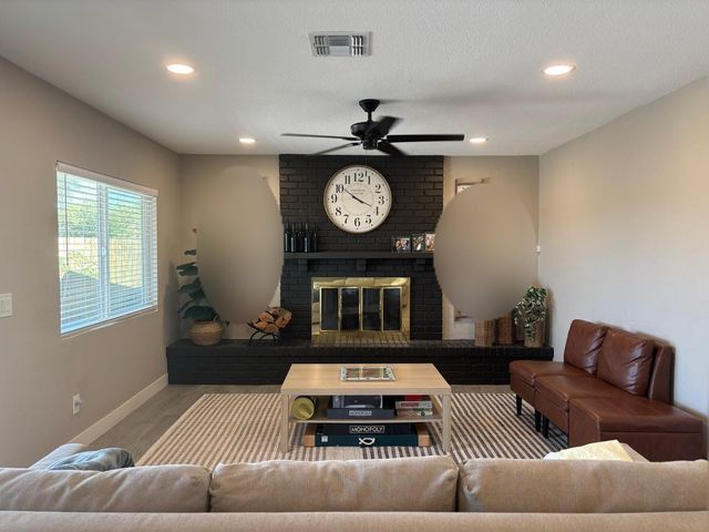 2902 W Straford Drive, Chandler, AZ 85224