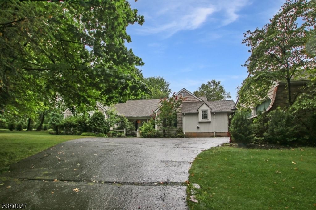 445 Hillside Ave, Mountainside Boro, NJ 07090