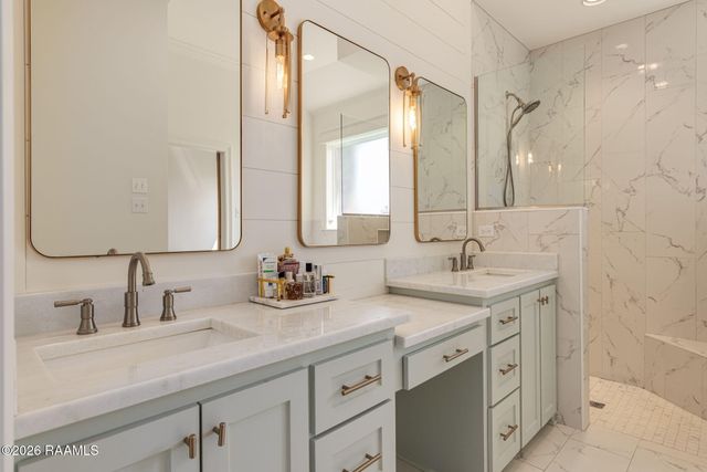 216 Whispering Meadows Road, Broussard, LA 70518