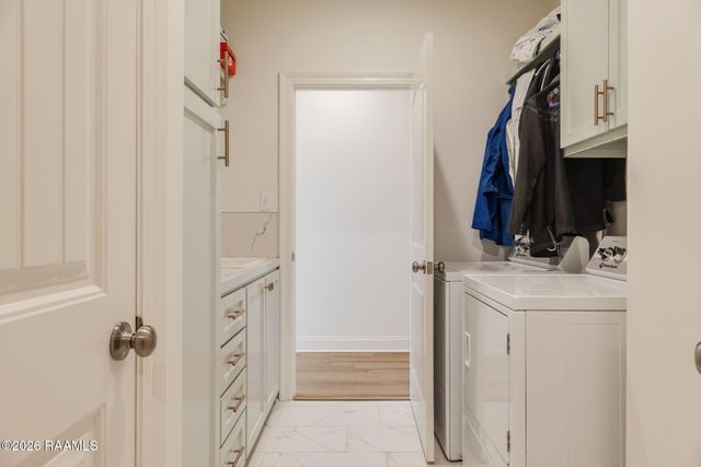 216 Whispering Meadows Road, Broussard, LA 70518