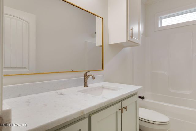 216 Whispering Meadows Road, Broussard, LA 70518