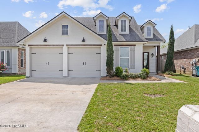 216 Whispering Meadows Road, Broussard, LA 70518