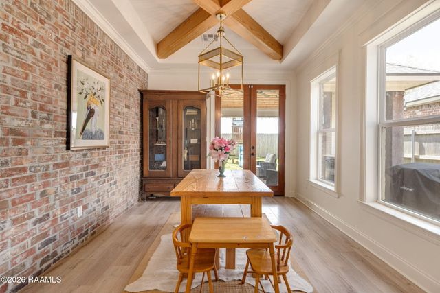 216 Whispering Meadows Road, Broussard, LA 70518