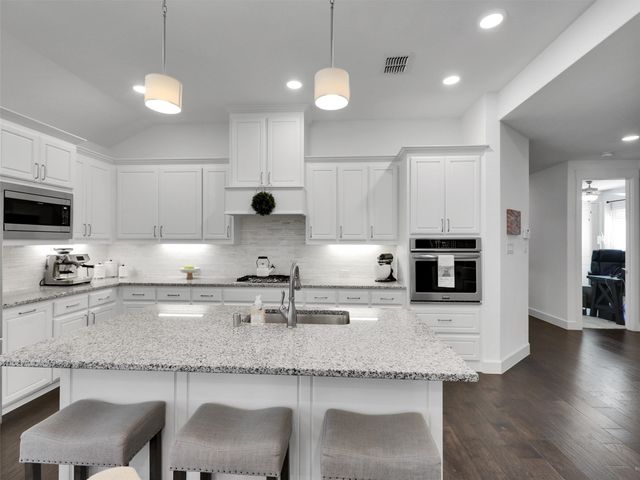 2257 Lobo Lane, Carrollton, TX 75010