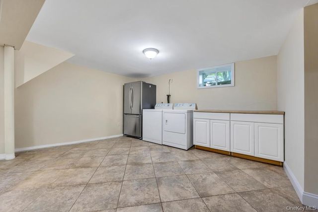 5 E Grove Street, Massapequa, NY 11758
