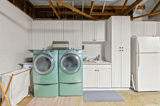 1255 Mokuhano Street, Honolulu, HI 96825