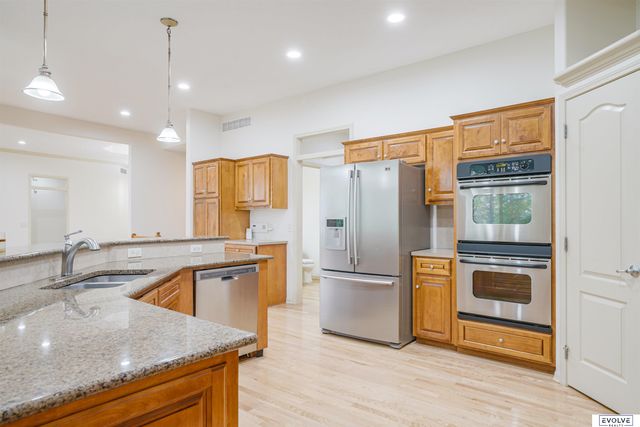 7829 N 156th Avenue, Bennington, NE 68007