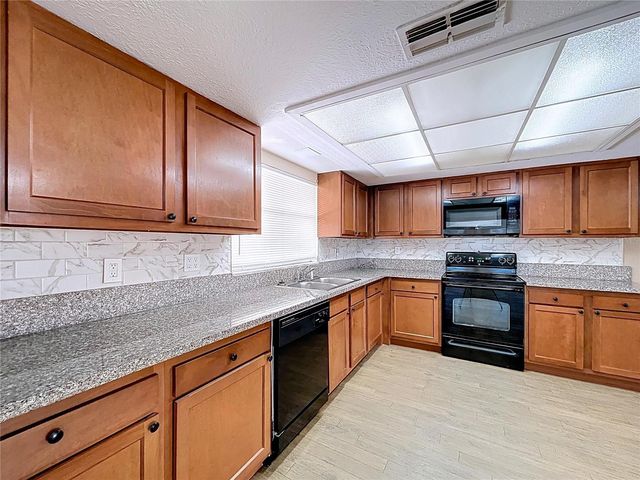 7201 MAPLEHURST DRIVE, Port Richey, FL 34668