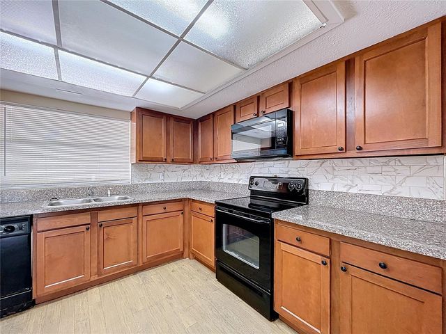 7201 MAPLEHURST DRIVE, Port Richey, FL 34668