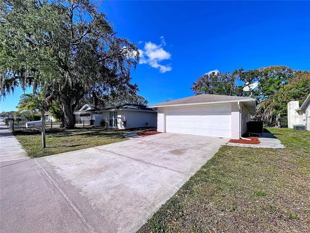 7201 MAPLEHURST DRIVE, Port Richey, FL 34668