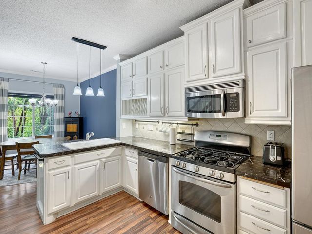 7811 Oak Court, Lino Lakes, MN 55014